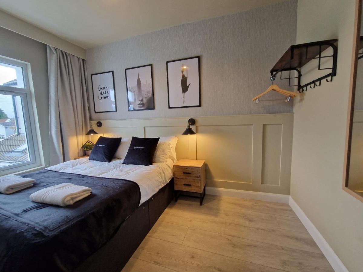 מרת'יר טידפיל 3 Bedroom Stylish Home Merthyr מראה חיצוני תמונה