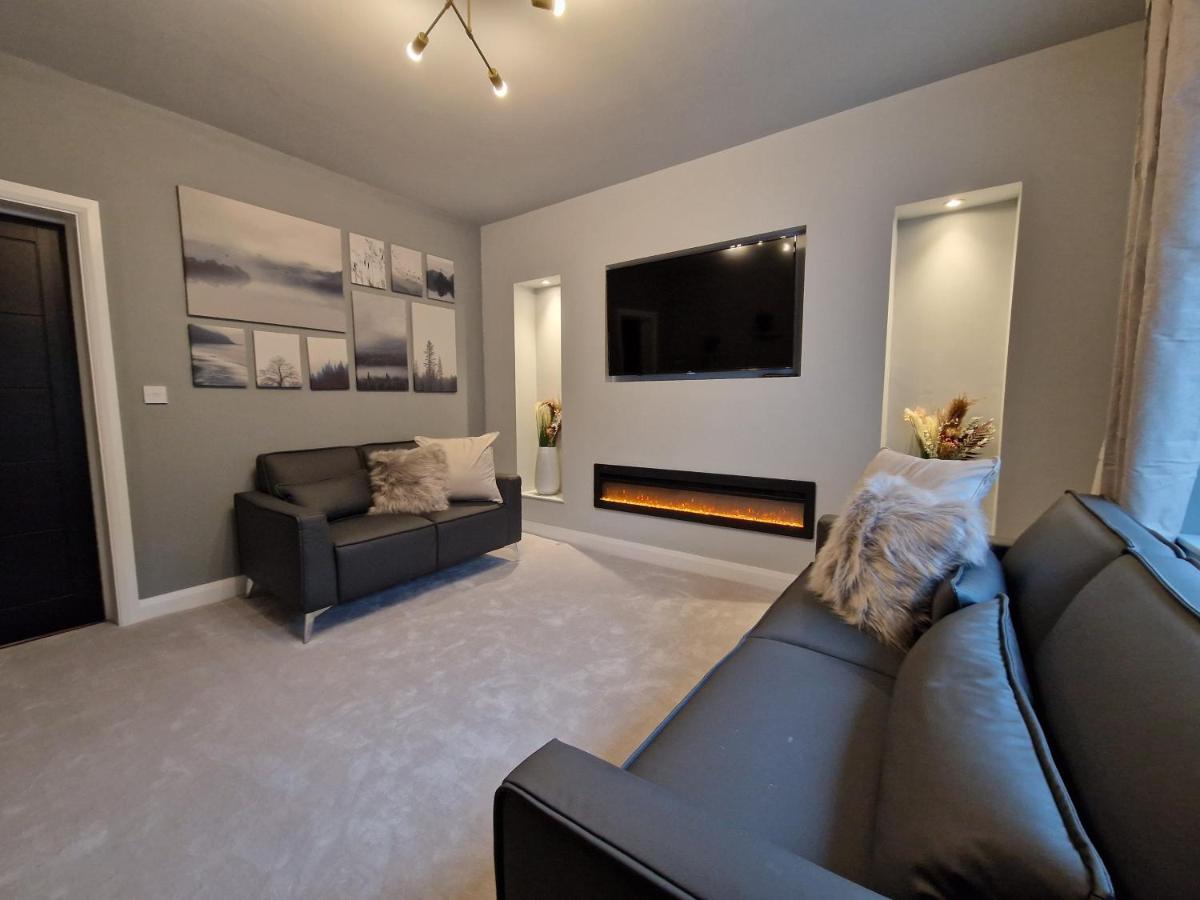 מרת'יר טידפיל 3 Bedroom Stylish Home Merthyr מראה חיצוני תמונה